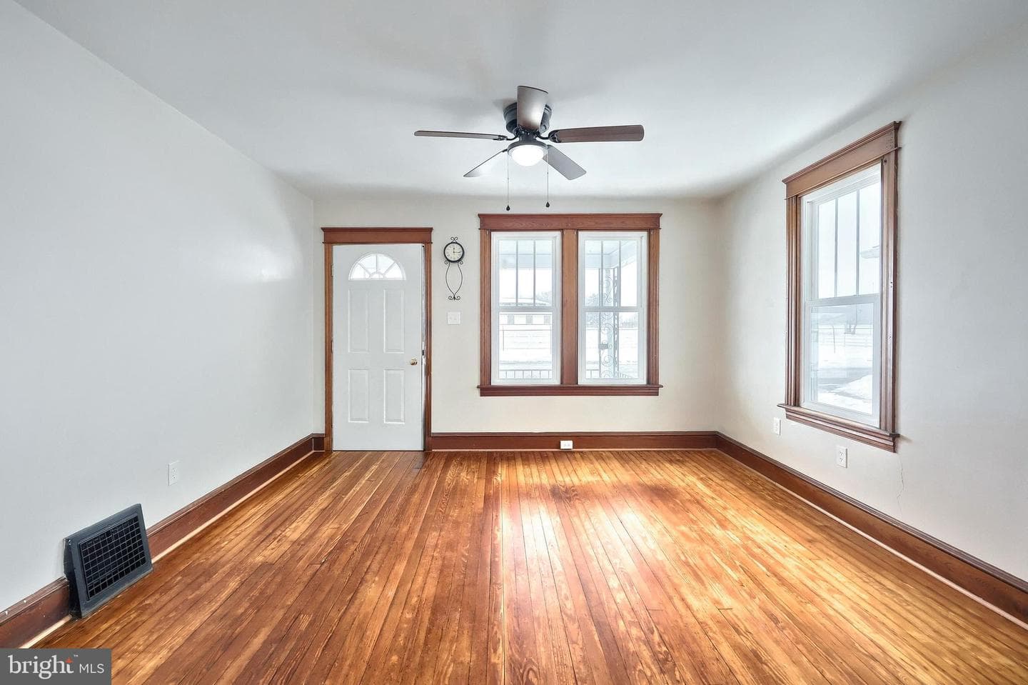551 McAllister Street photo 3
