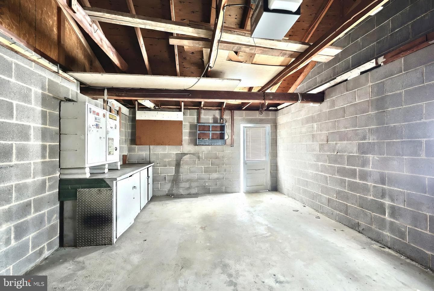 551 McAllister Street photo 38