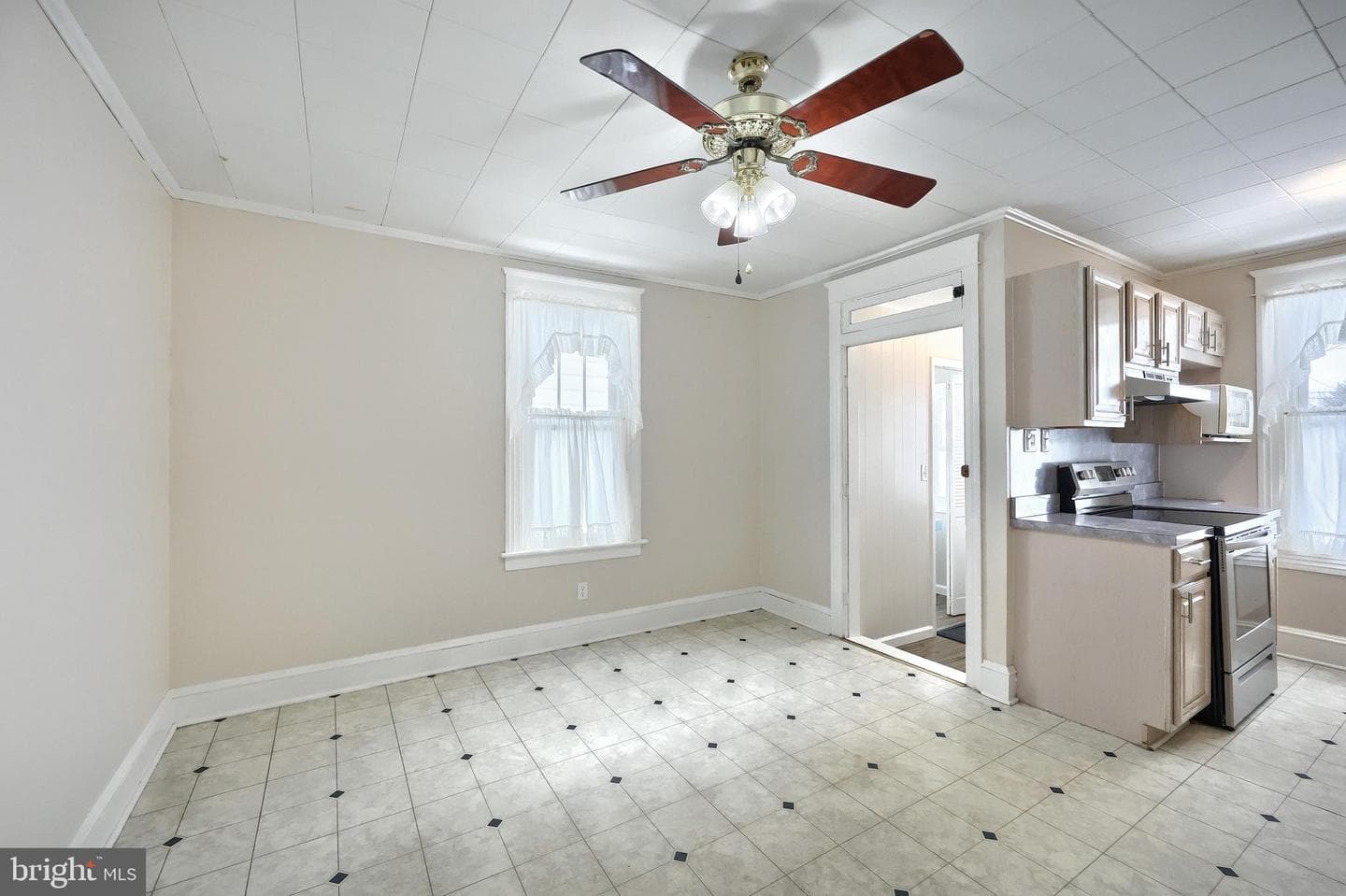 551 McAllister Street photo 8