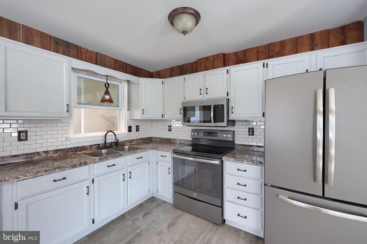 877 Richmond Road photo 10