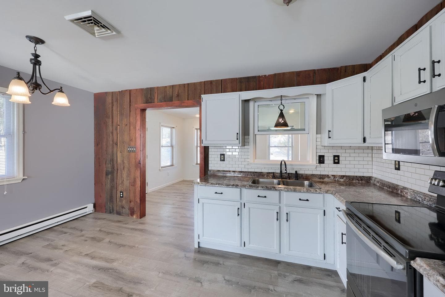 877 Richmond Road photo 14