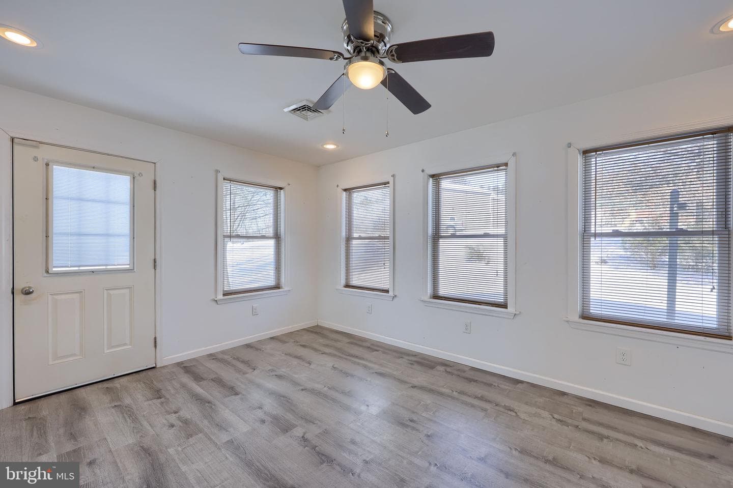877 Richmond Road photo 18