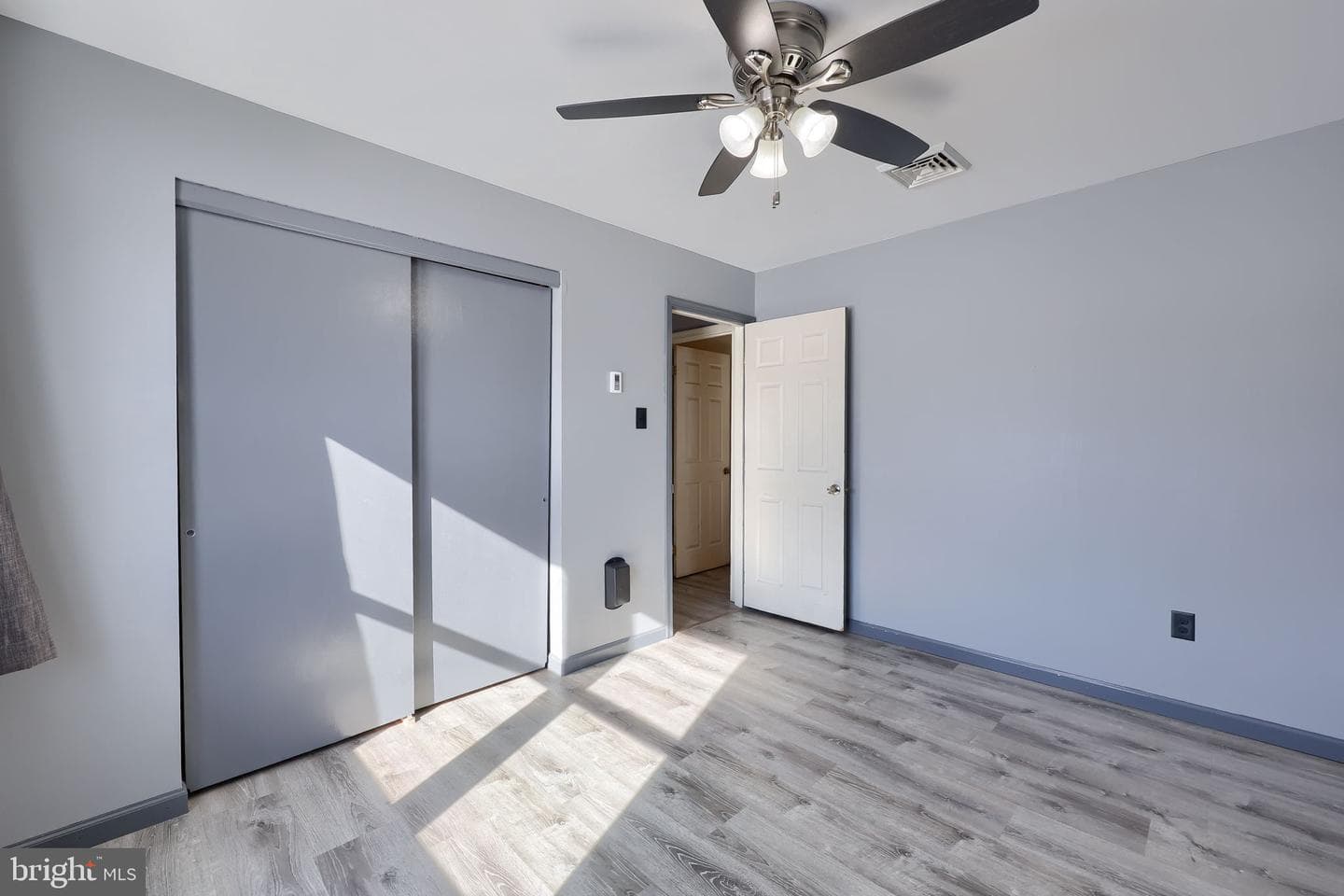 877 Richmond Road photo 19