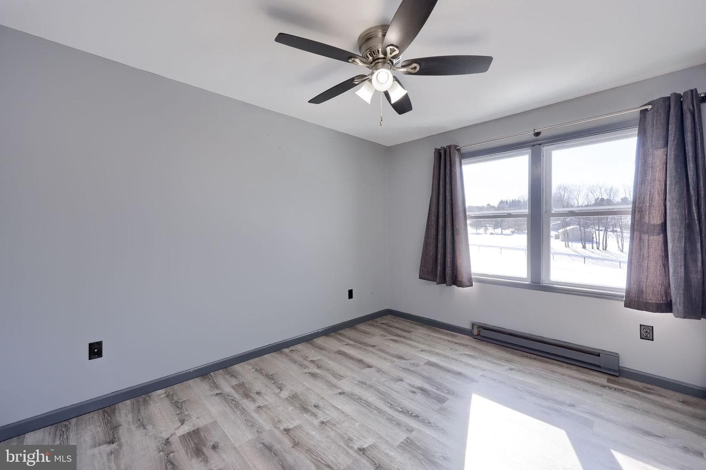 877 Richmond Road photo 23