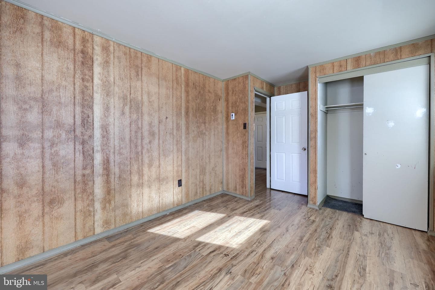 877 Richmond Road photo 27