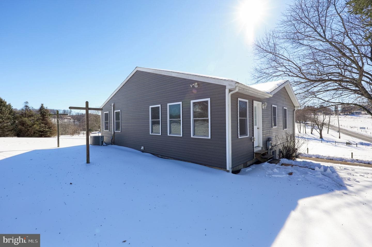 877 Richmond Road photo 34