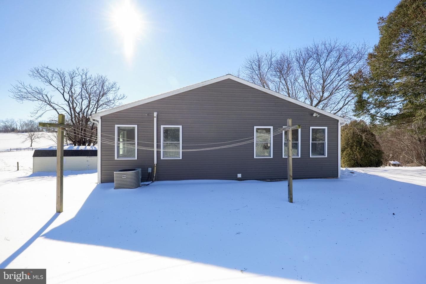 877 Richmond Road photo 35