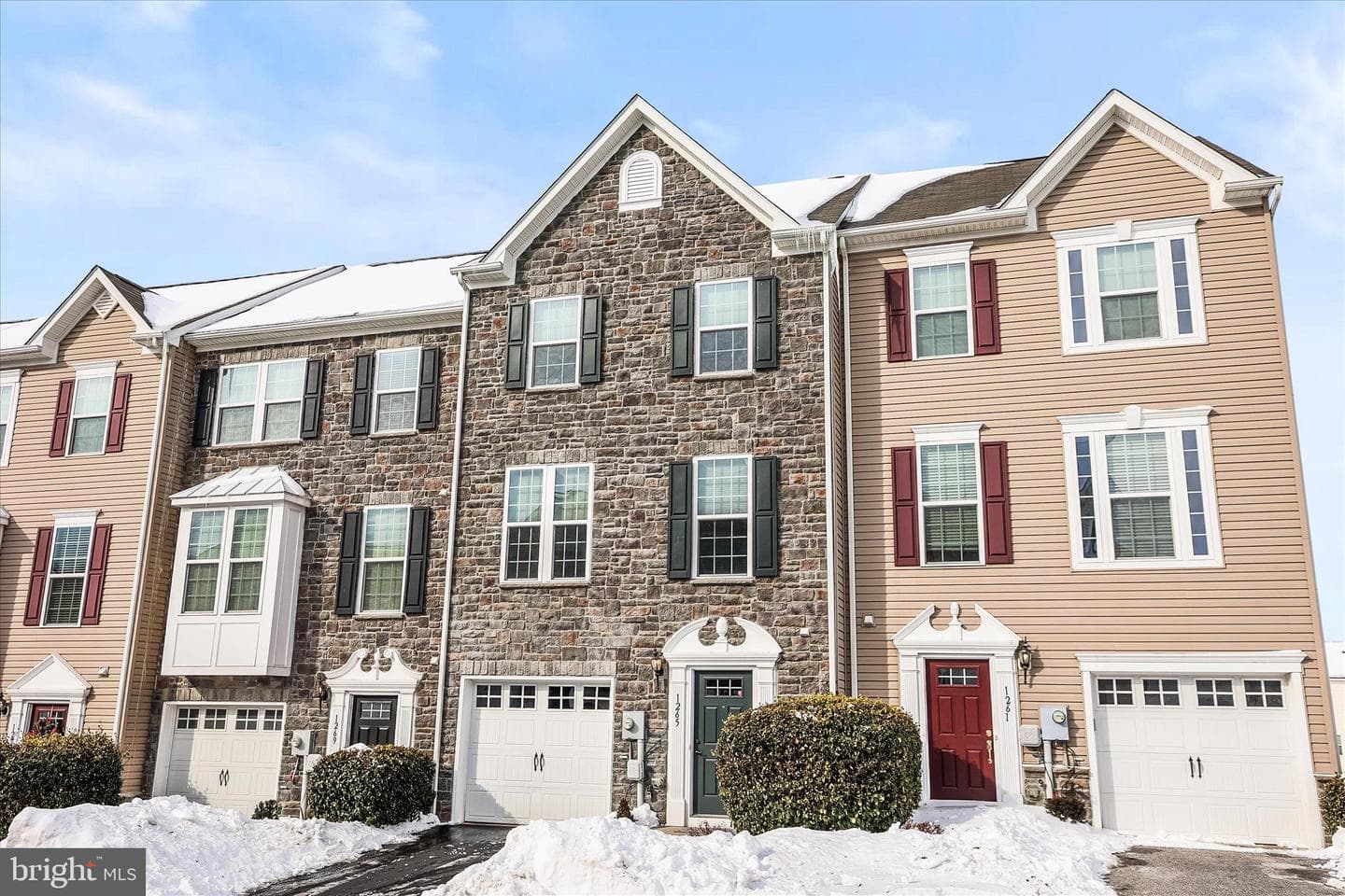 1265 Elderslie Lane photo 3