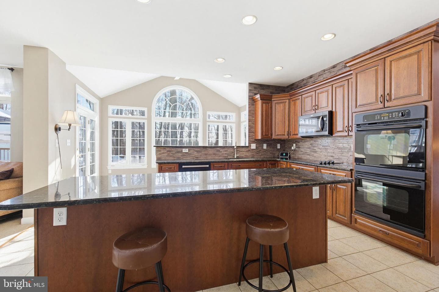 495 Lakeview Drive photo 4