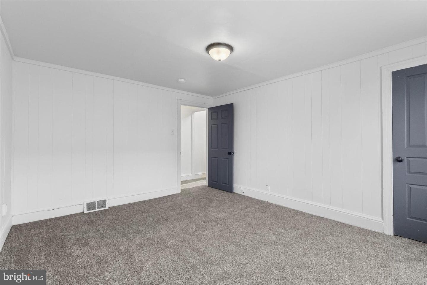 901 E Princess Street photo 15