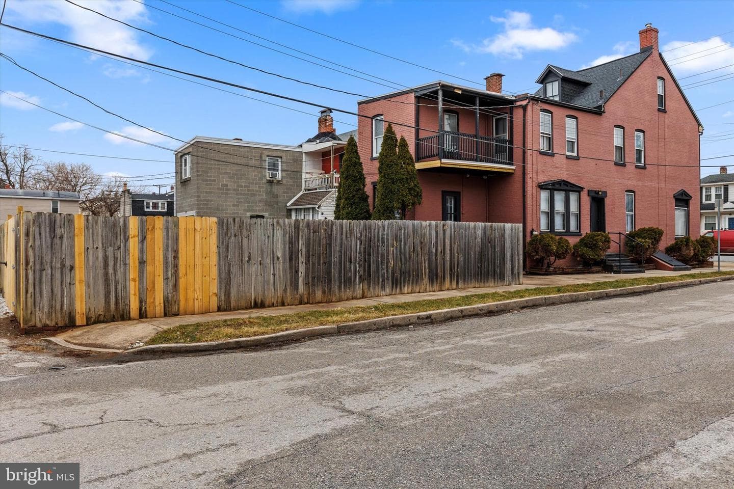 901 E Princess Street photo 31