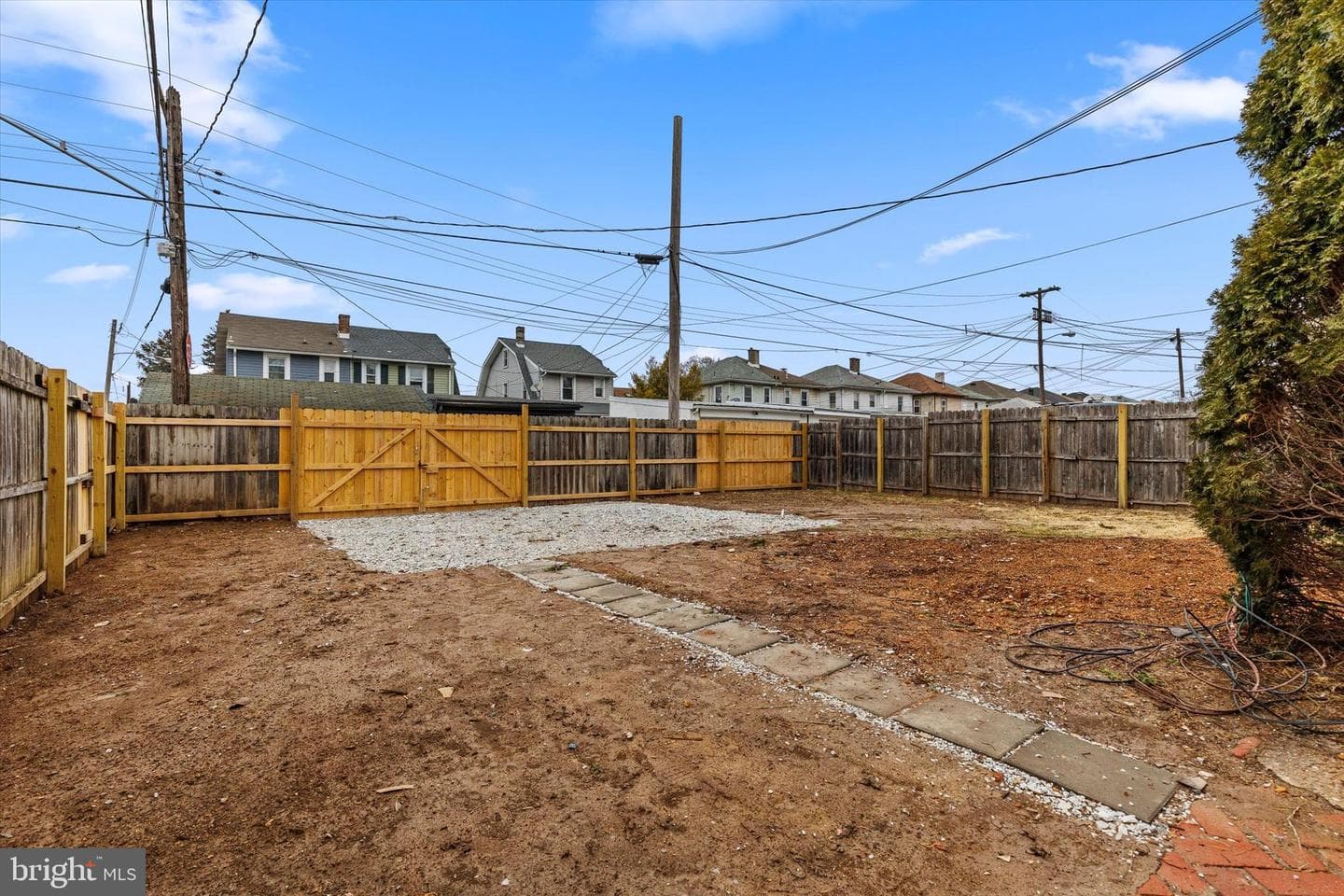 901 E Princess Street photo 32