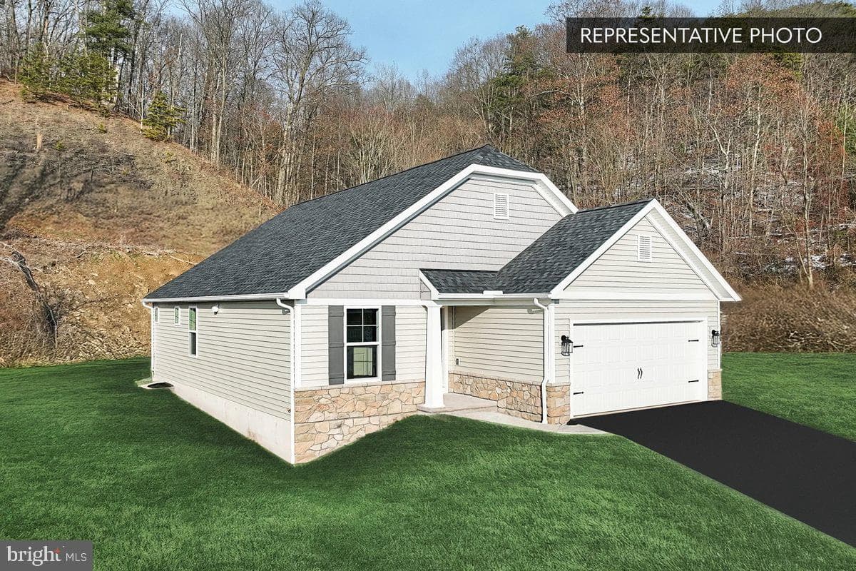 Sugar Maple Plan At Hills At Valley View, Spring Grove