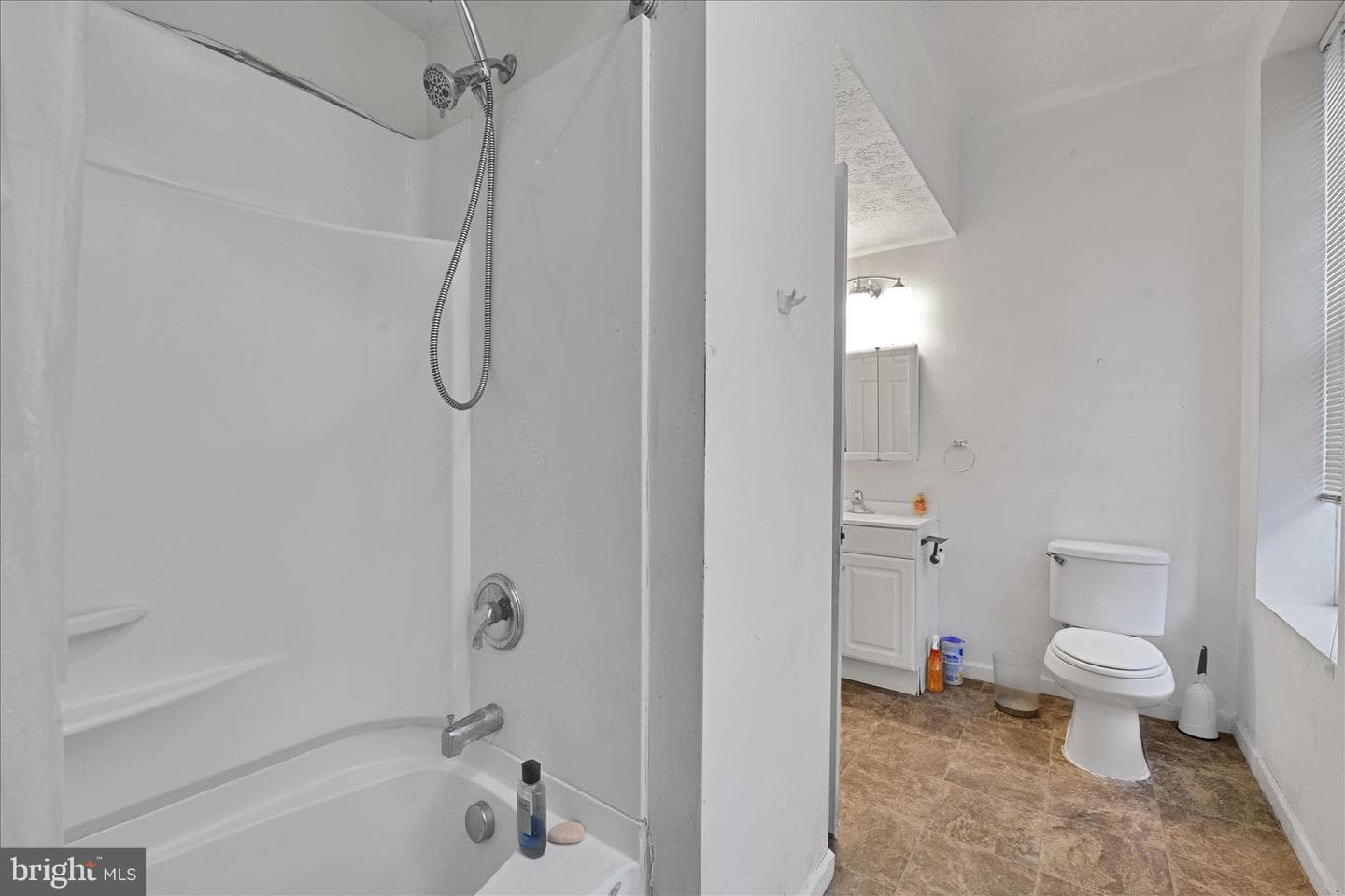 321 E Poplar Street photo 22