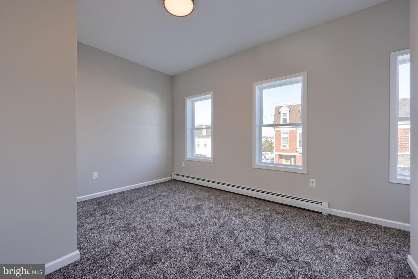 926 E Market Street photo 20