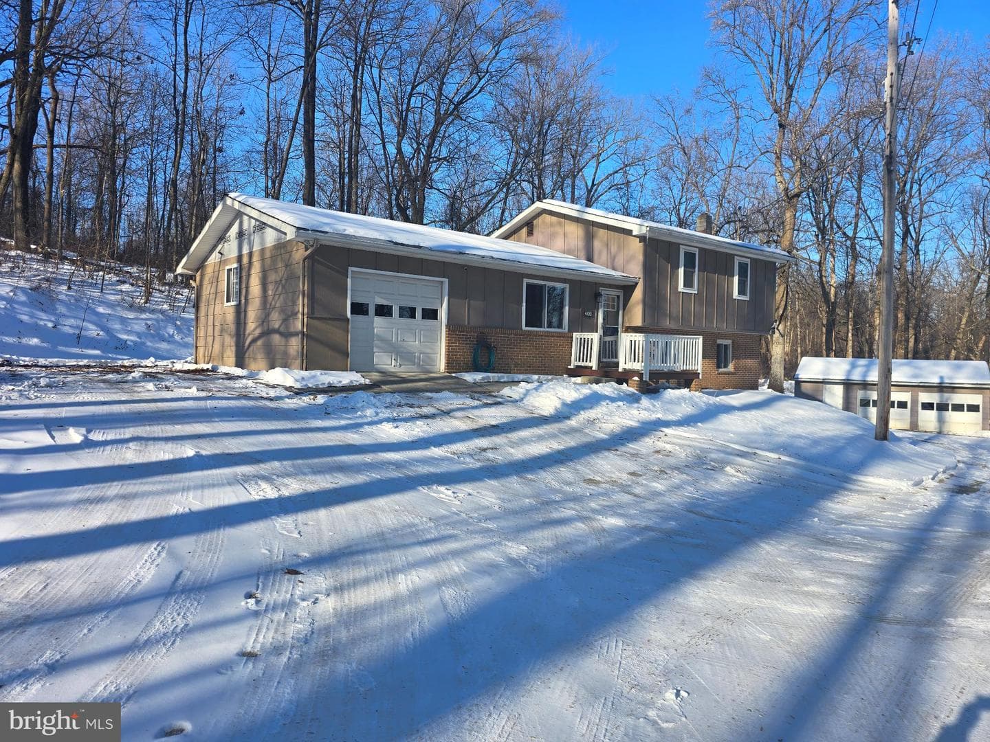 214 W Ridge photo 2