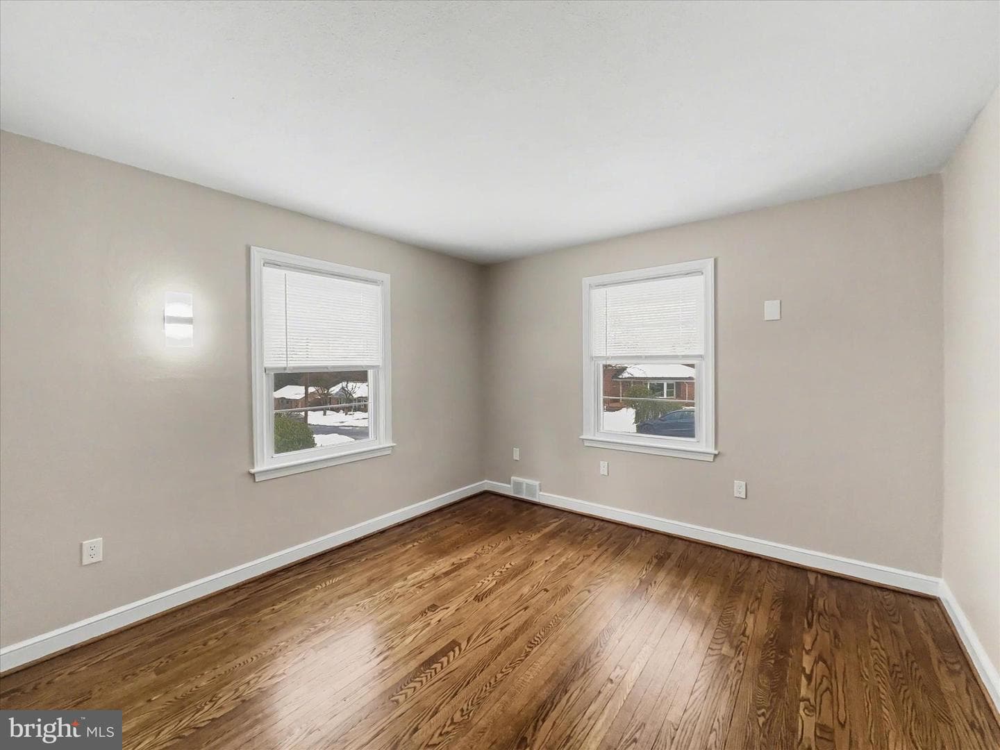 758 Clearmount Road photo 10