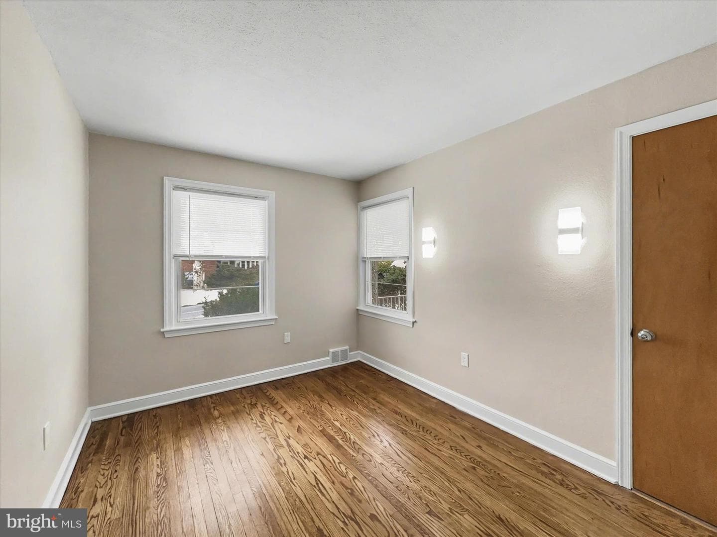 758 Clearmount Road photo 11