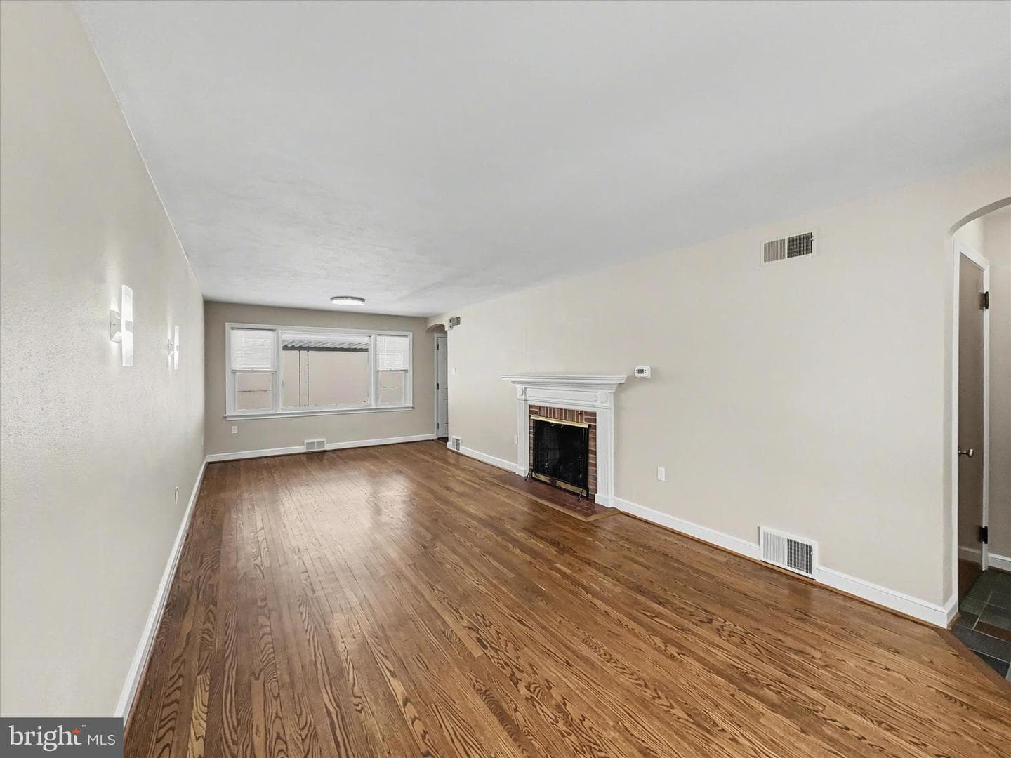 758 Clearmount Road photo 2