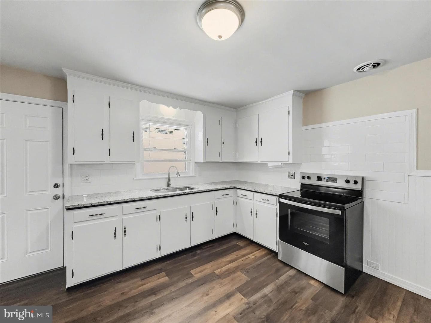 758 Clearmount Road photo 9