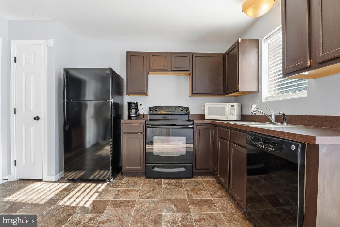 370 Azalea Drive photo 10