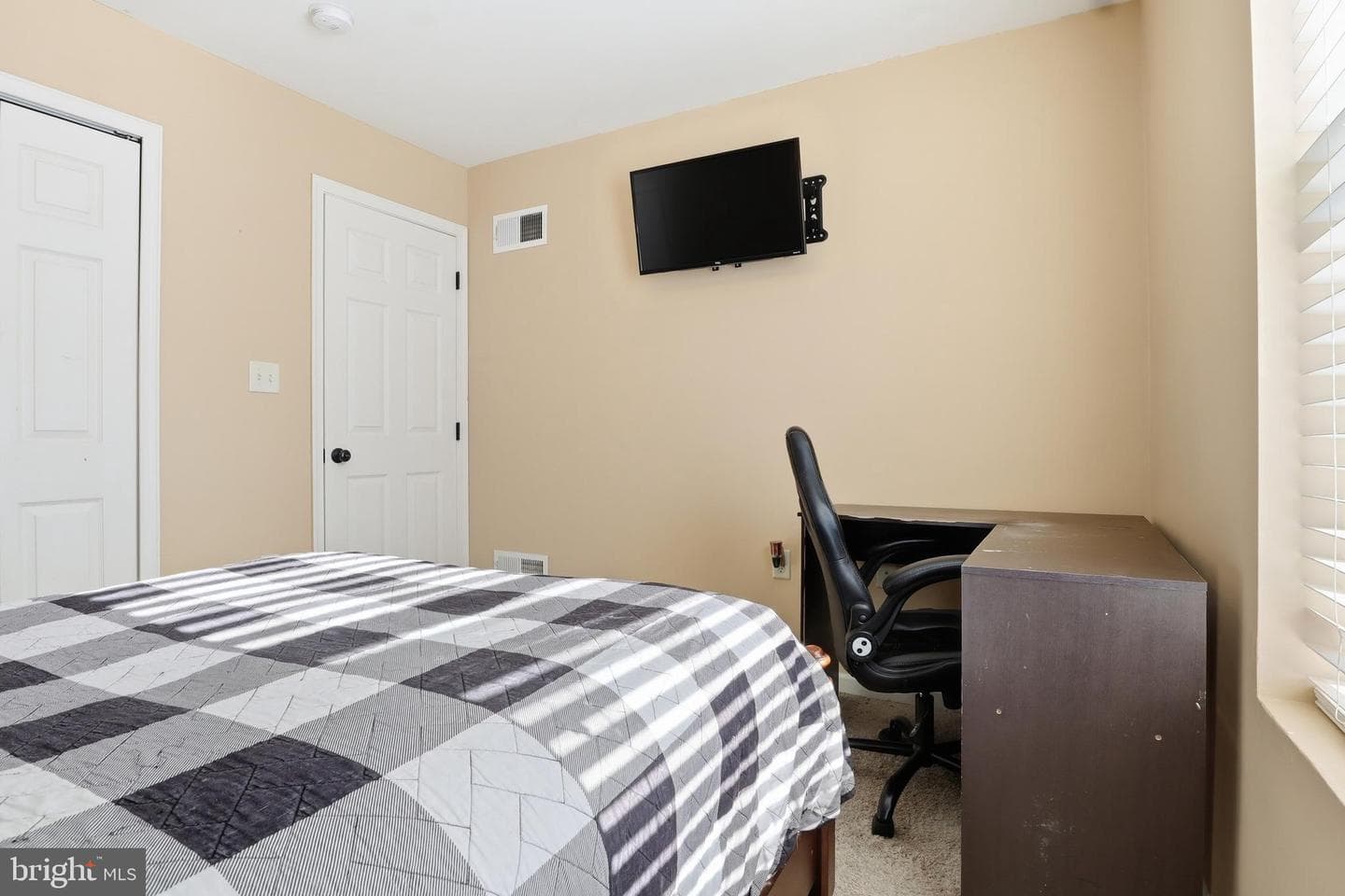 370 Azalea Drive photo 22
