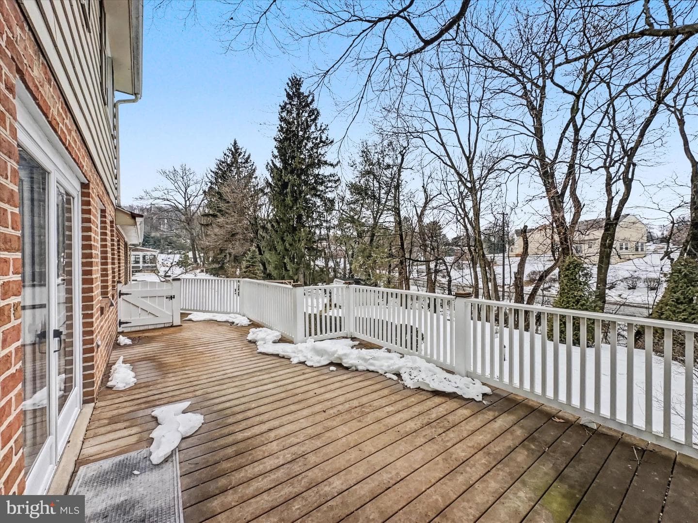 540 Gatehouse Lane W photo 29