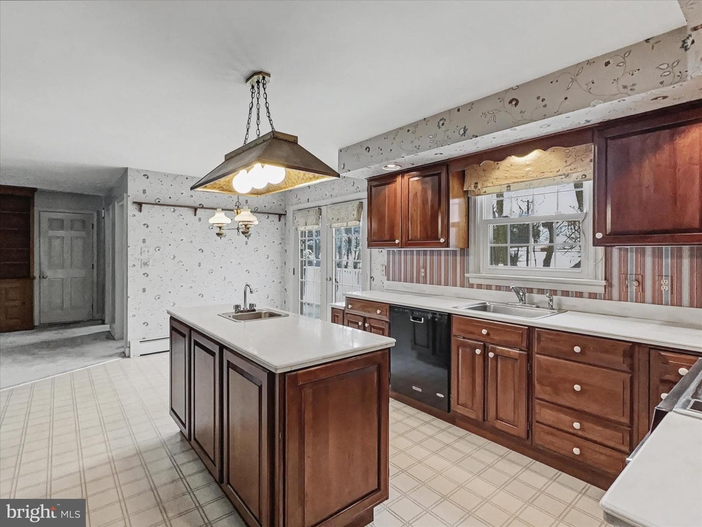 540 Gatehouse Lane W photo 7