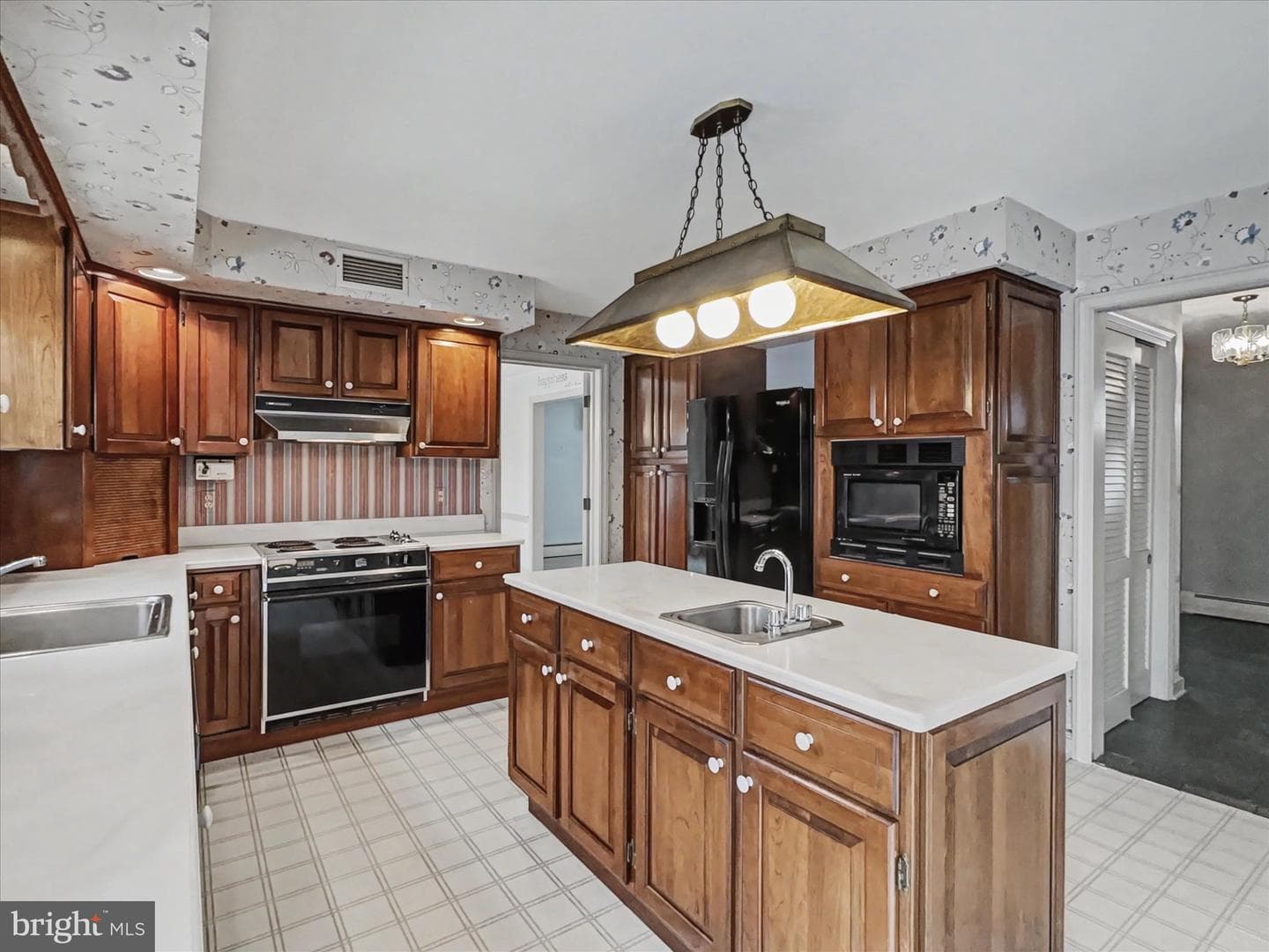 540 Gatehouse Lane W photo 8