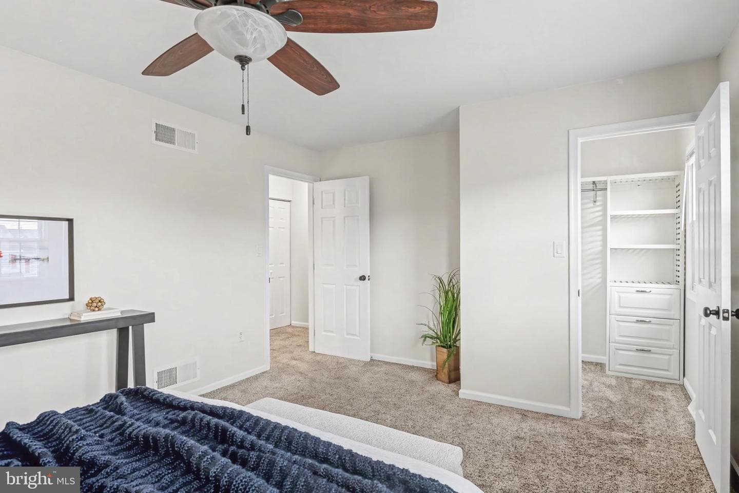 245 Robin Hill Circle photo 13