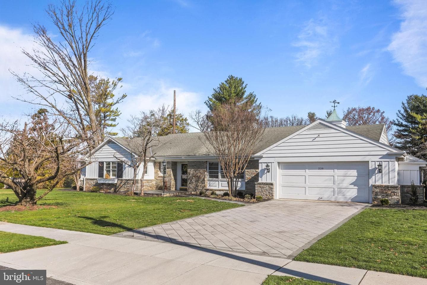 228 Clearview Road photo 3