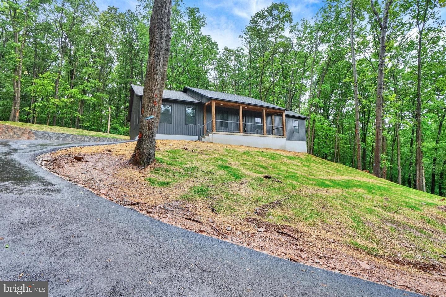 18985 Hebel Road photo 3