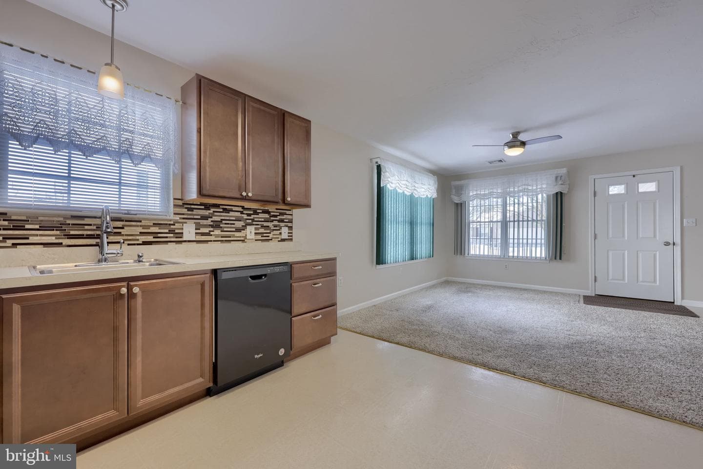 6834 Seneca Ridge Drive photo 10