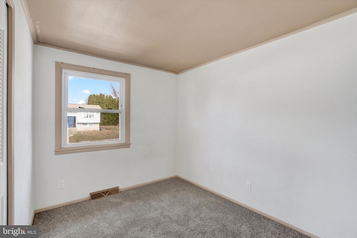 109 Maplewood Drive photo 12