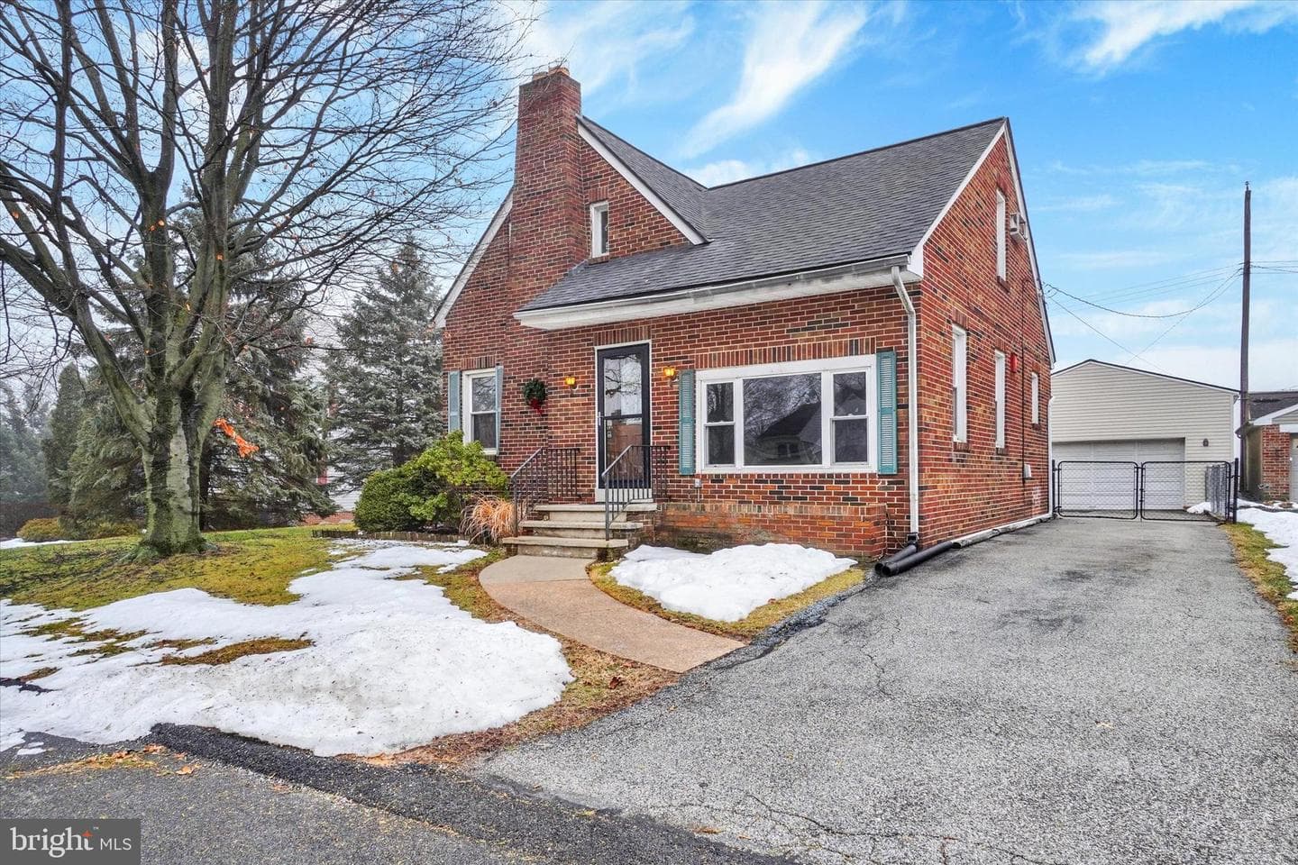 872 Grandview Road photo 2