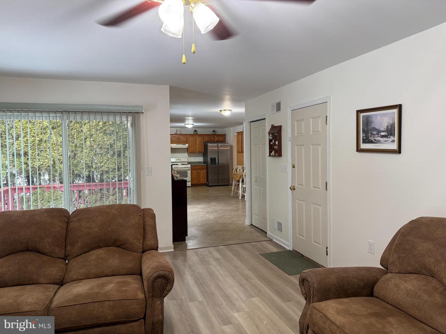 140 Thomas Drive photo 10