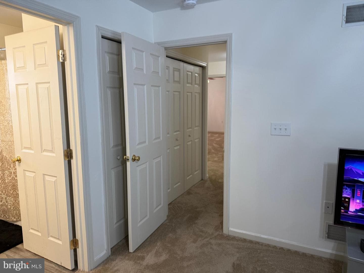 140 Thomas Drive photo 16