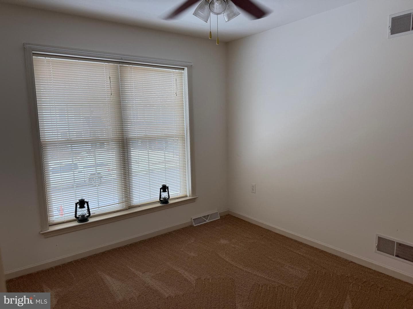 140 Thomas Drive photo 20