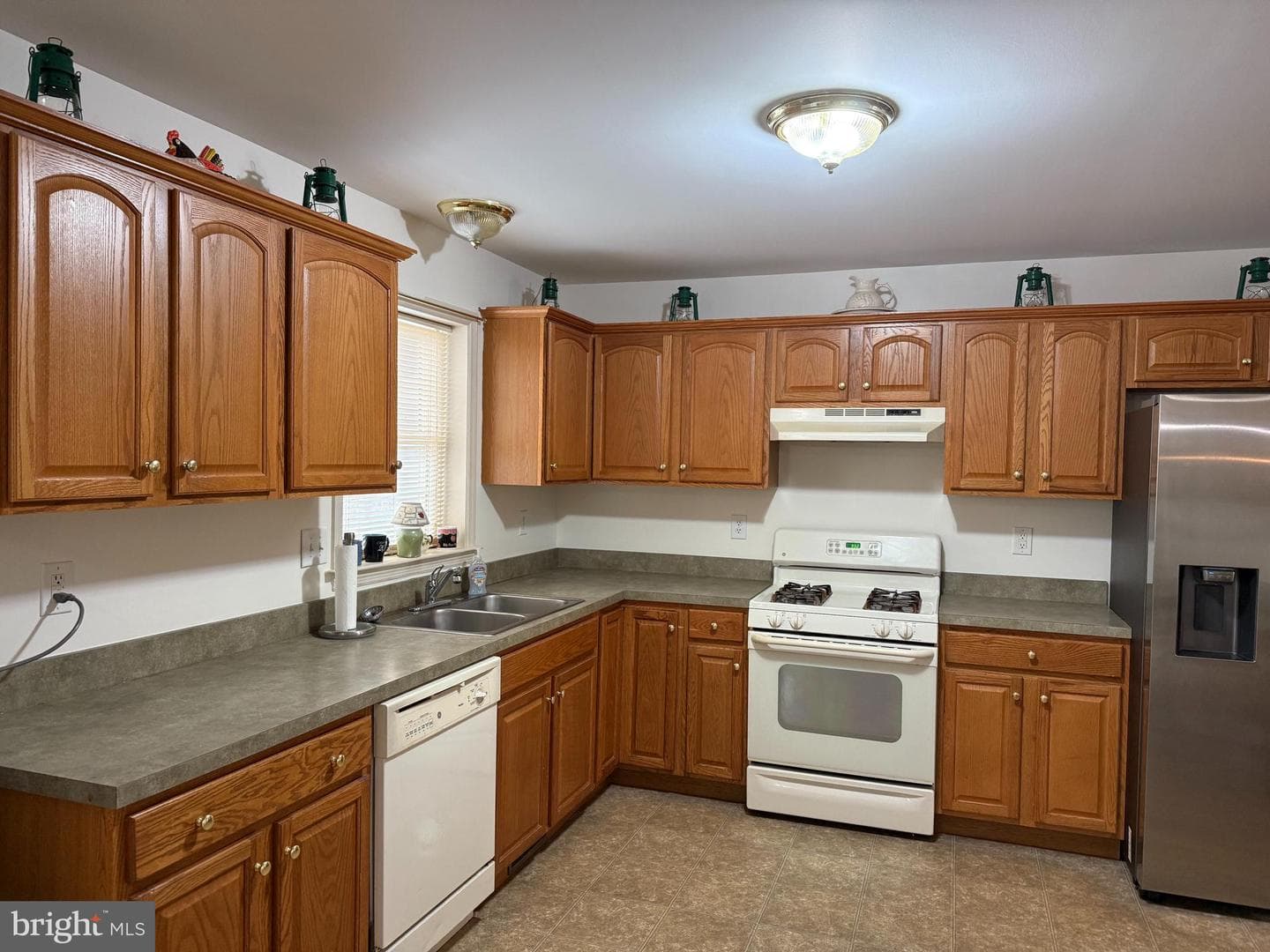 140 Thomas Drive photo 7