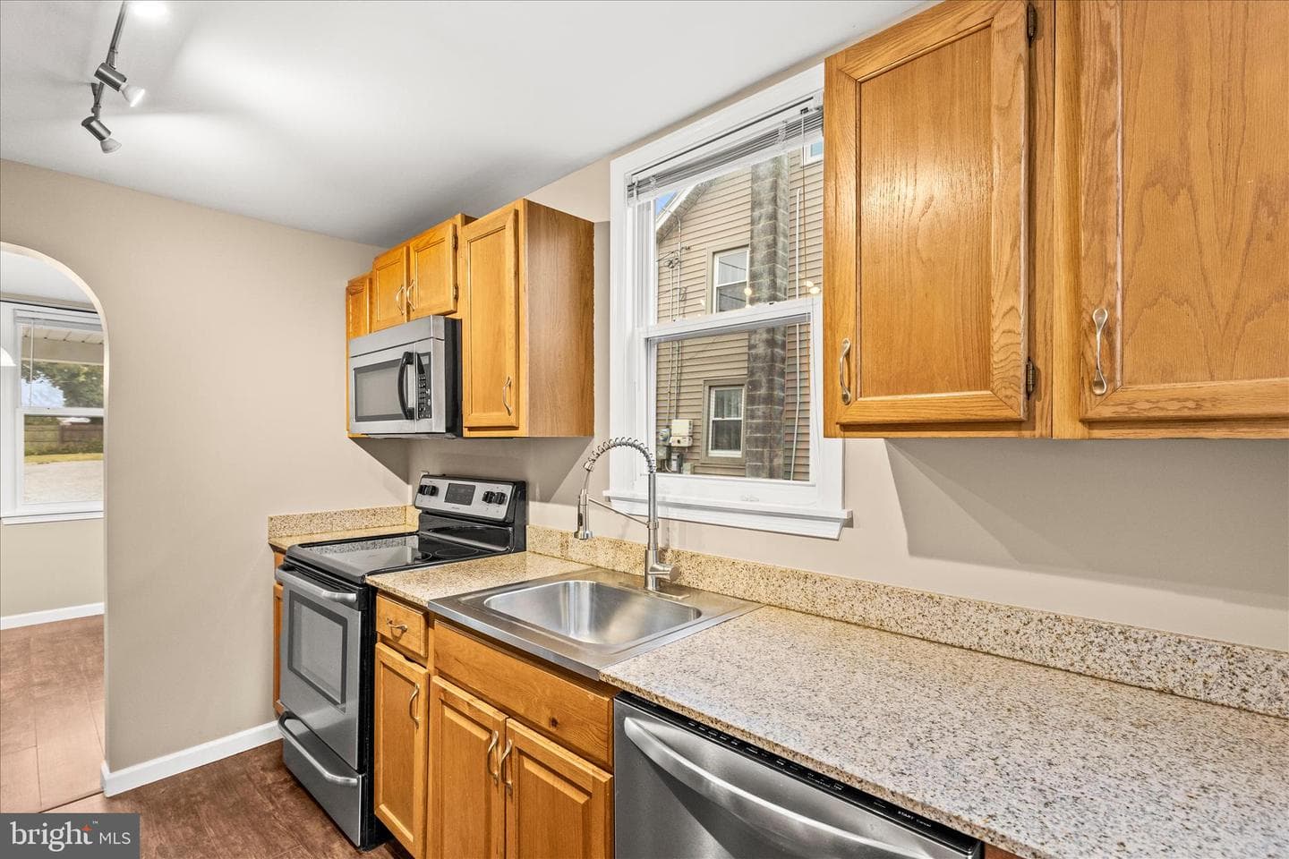 29 W George Street photo 10