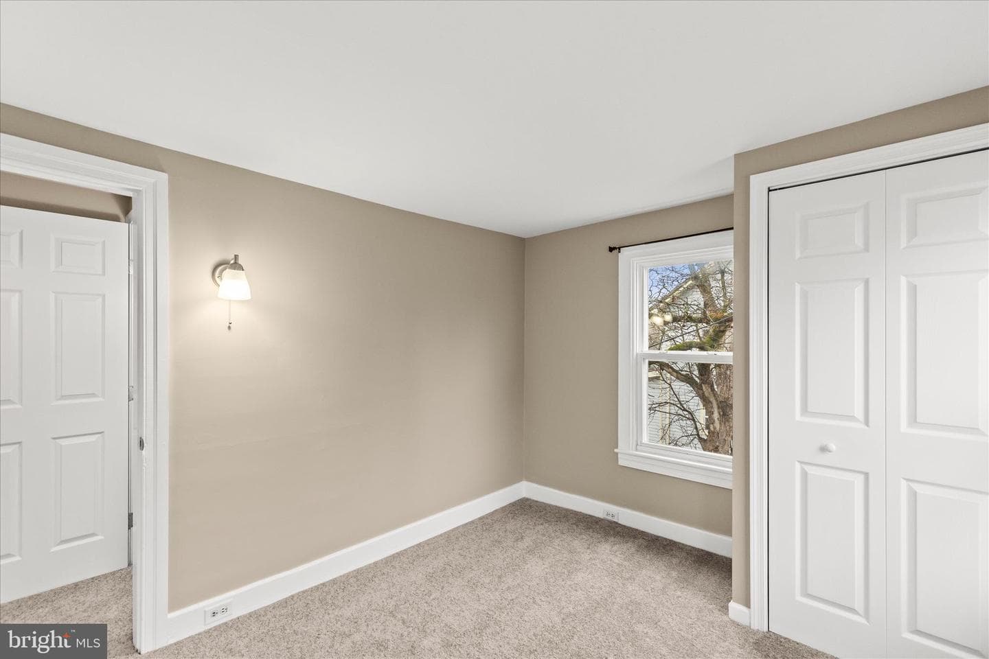 29 W George Street photo 16