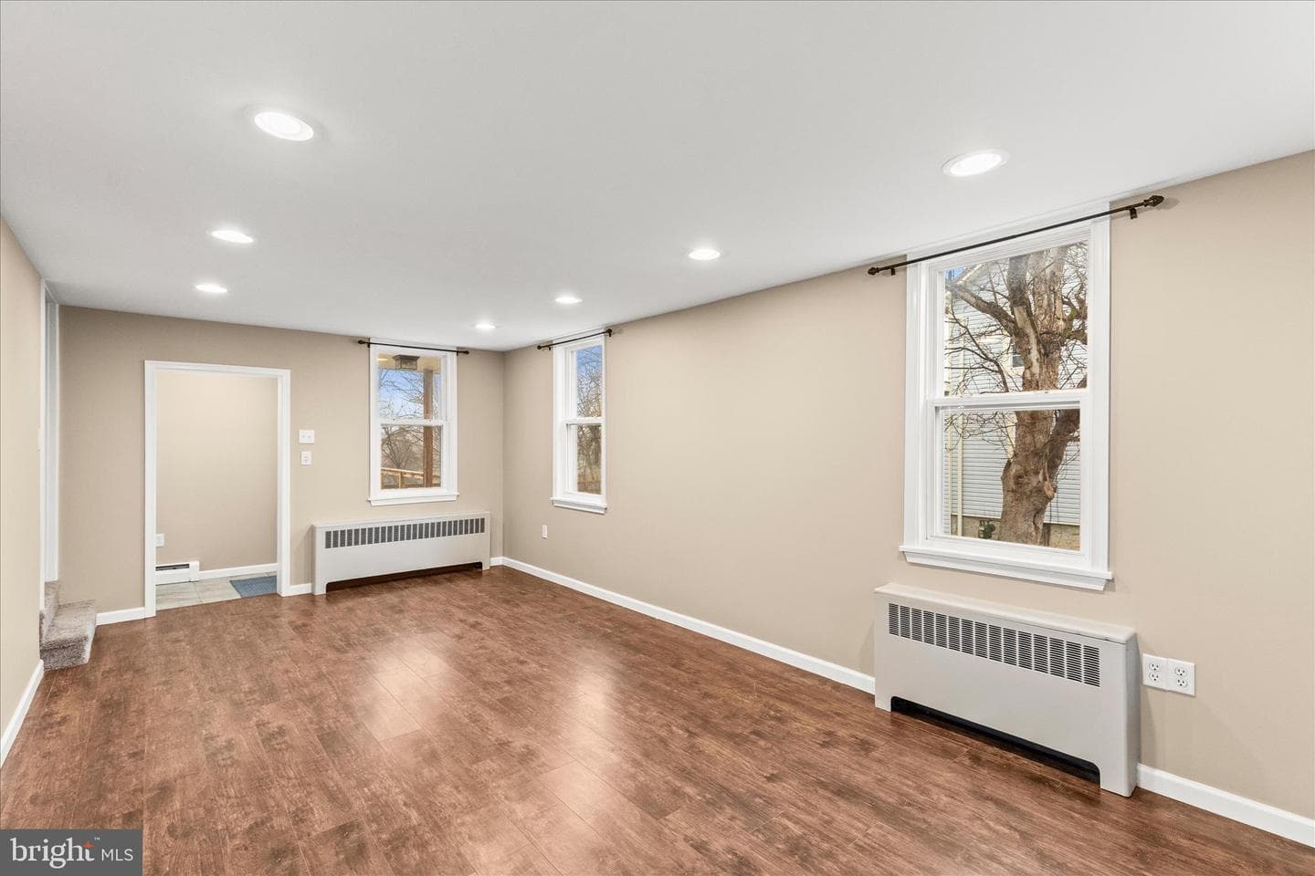 29 W George Street photo 5