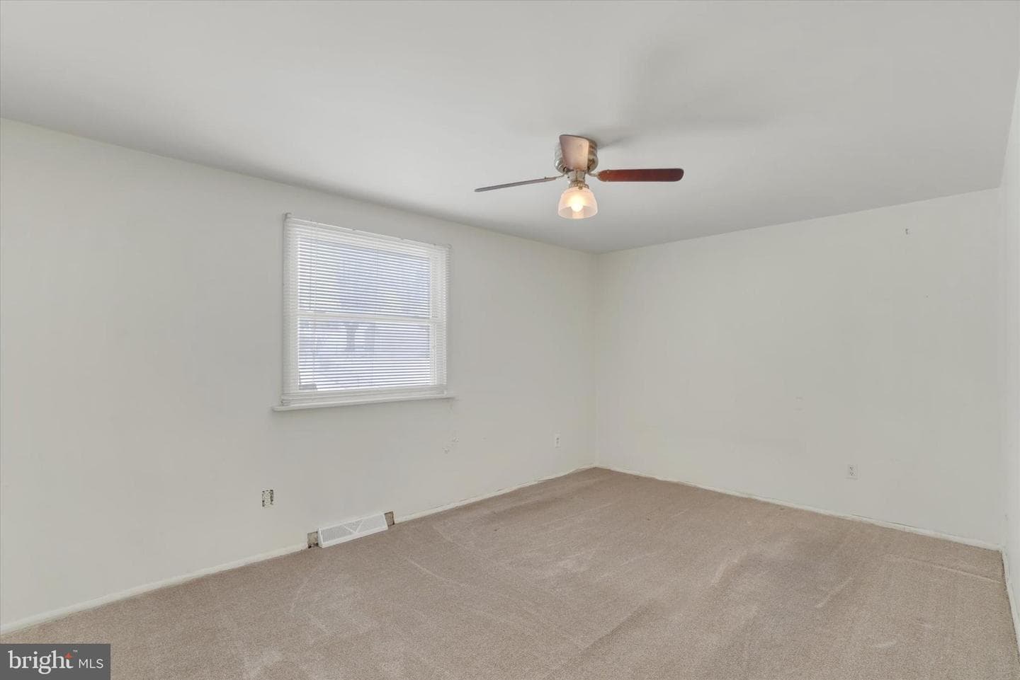 126 Claremont Drive photo 17