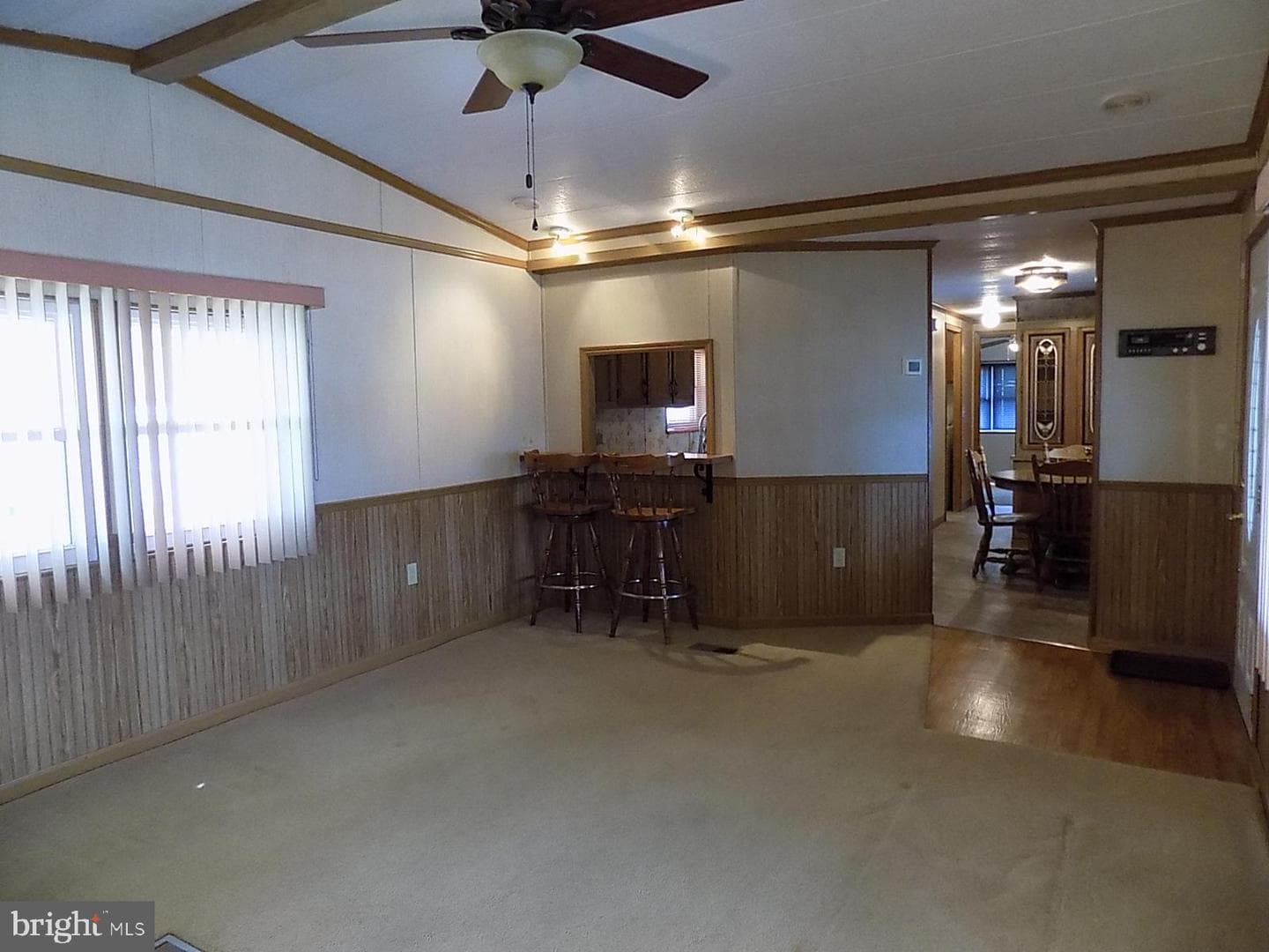 122 Seneca Avenue photo 19
