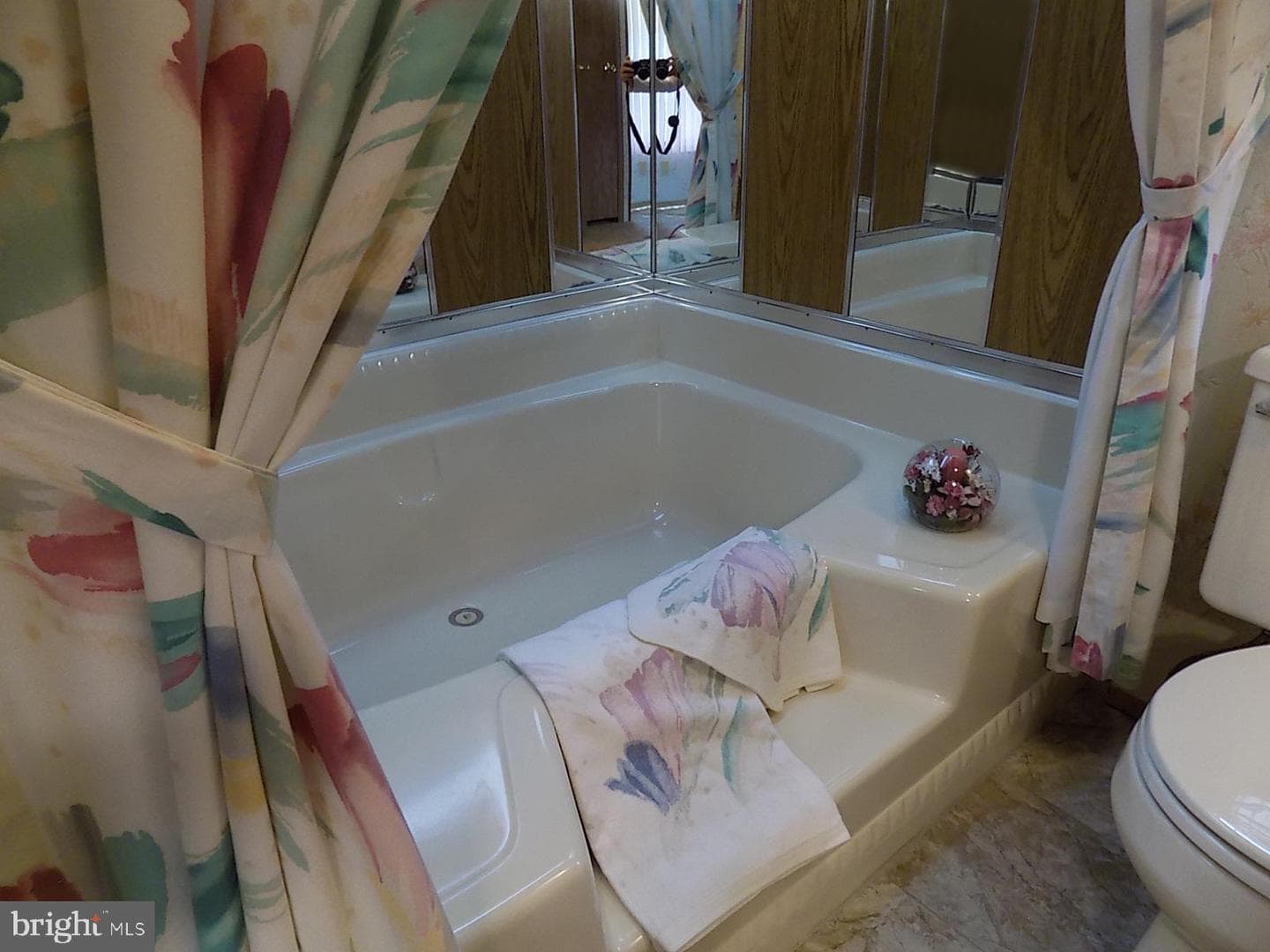 122 Seneca Avenue photo 27