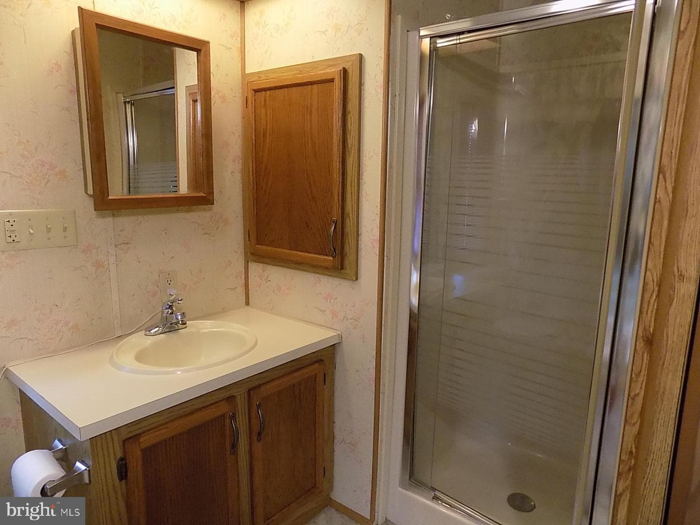 122 Seneca Avenue photo 28