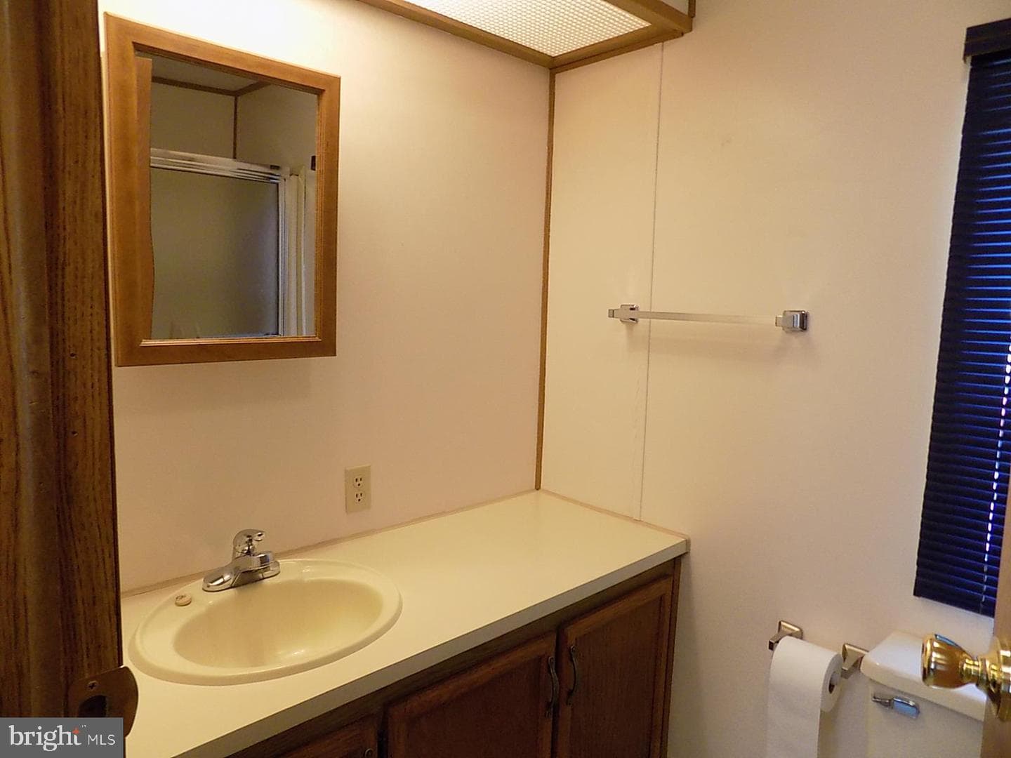 122 Seneca Avenue photo 33