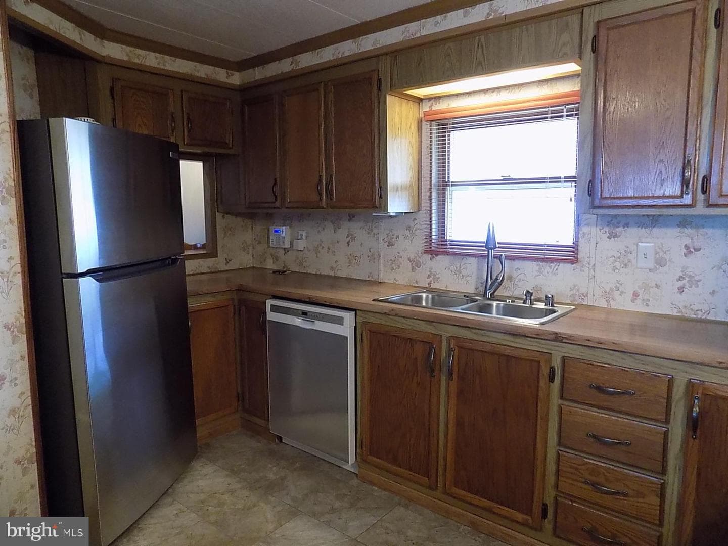 122 Seneca Avenue photo 43