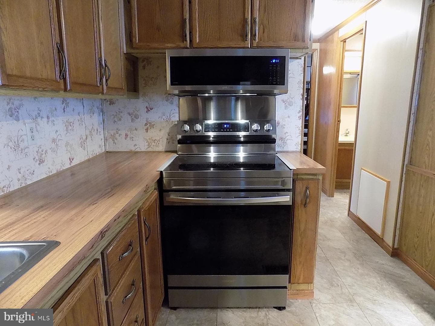 122 Seneca Avenue photo 46