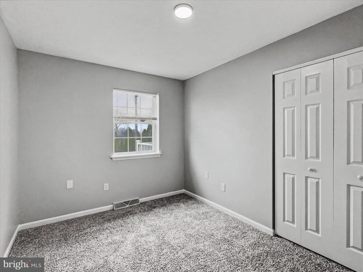 1360 Breezeview Drive photo 14